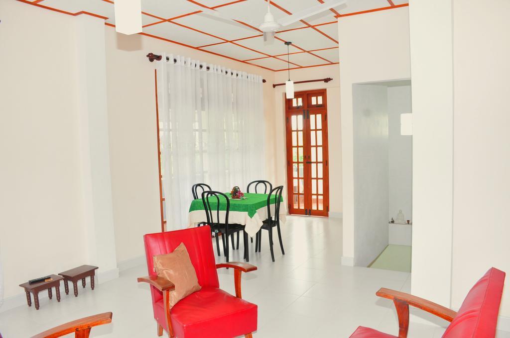 Ajanthas' Homestay Kandy Zewnętrze zdjęcie