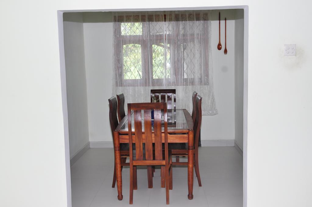 Ajanthas' Homestay Kandy Zewnętrze zdjęcie